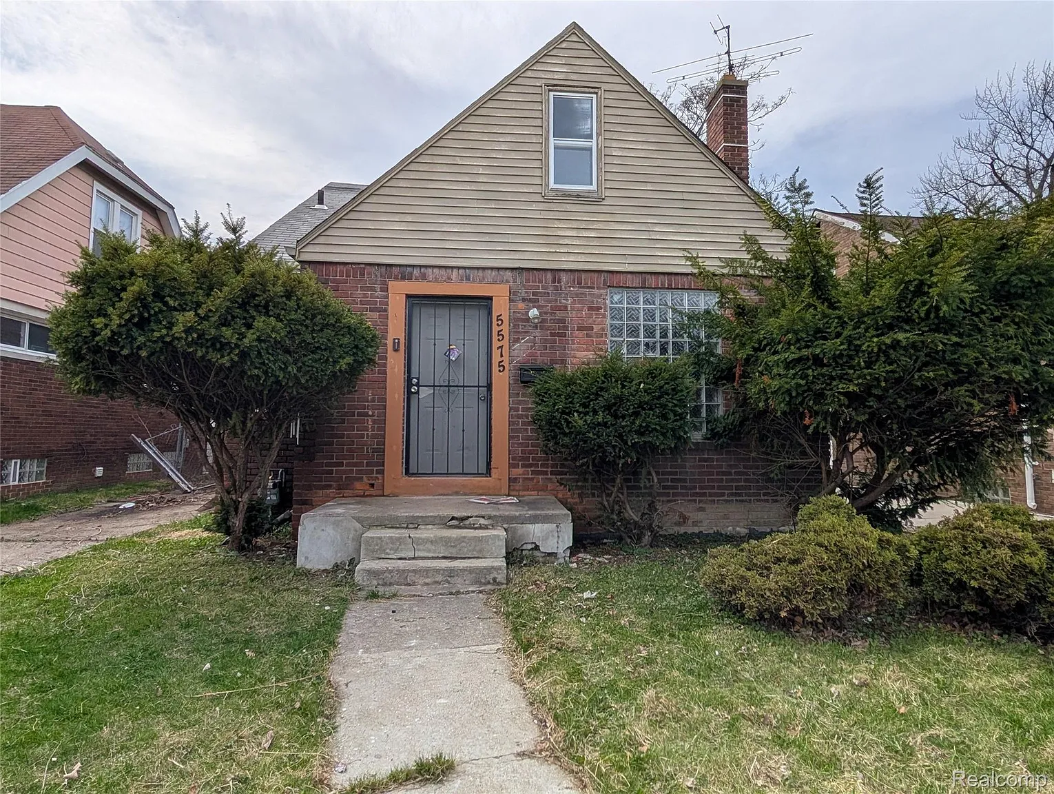 5575 Buckingham Ave photo 1