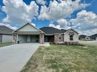 1050 Madden St, Springdale, AR 72762