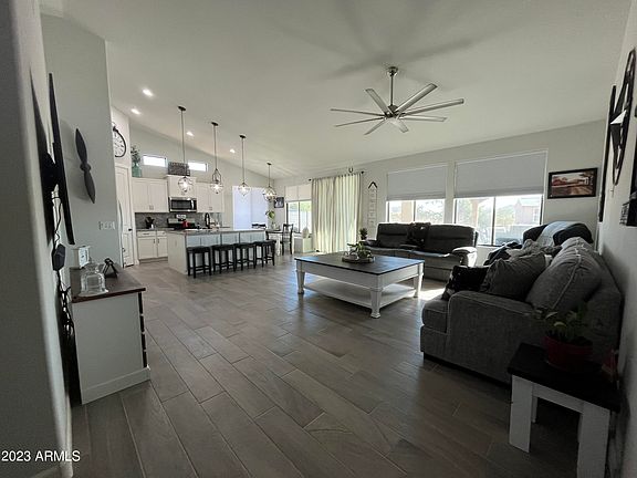 4th image of 32323 N 165TH Avenue