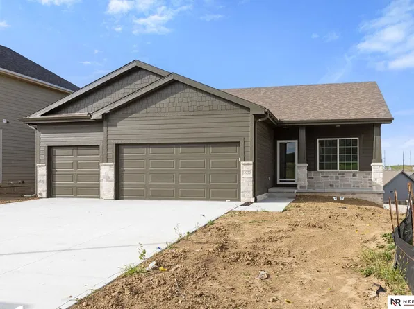 12222 S 113th St, Papillion, NE 68046