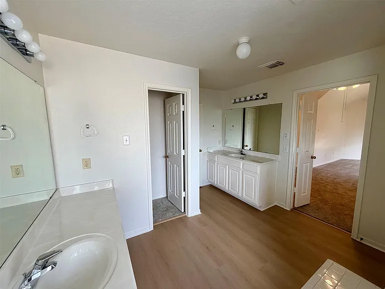 2317 Orleans Ln — Photo 26