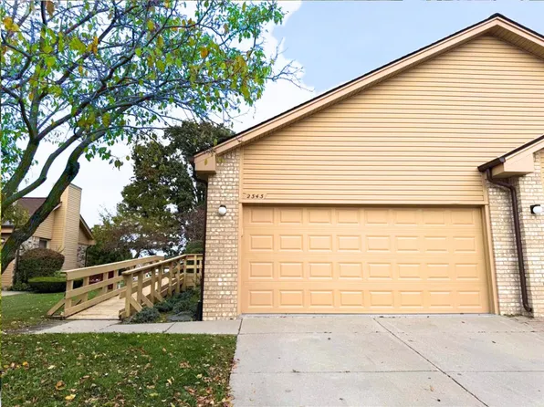 2343 Heritage Pointe Dr, Sterling Heights, MI 48314