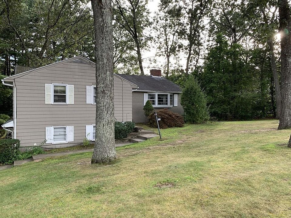 2nd image of 30 Wyndward Rd