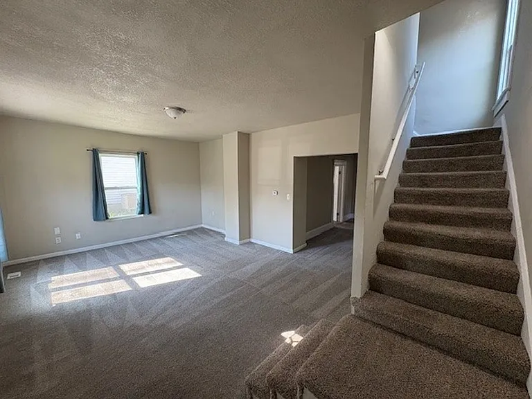 1546 33rd St — Photo 31