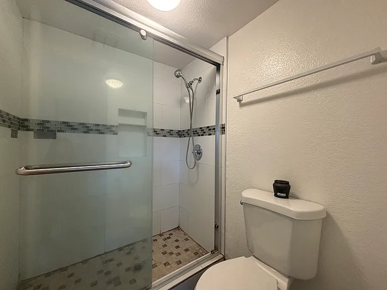 1030 S Garfield Ave — Photo 16