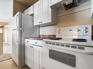 Deerwood Place, Edmonton, AB T5X 3T1