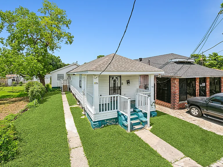1563 Foy St — Photo 1