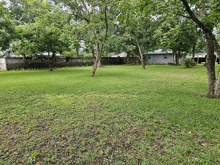 N 46th Ave — Photo 7