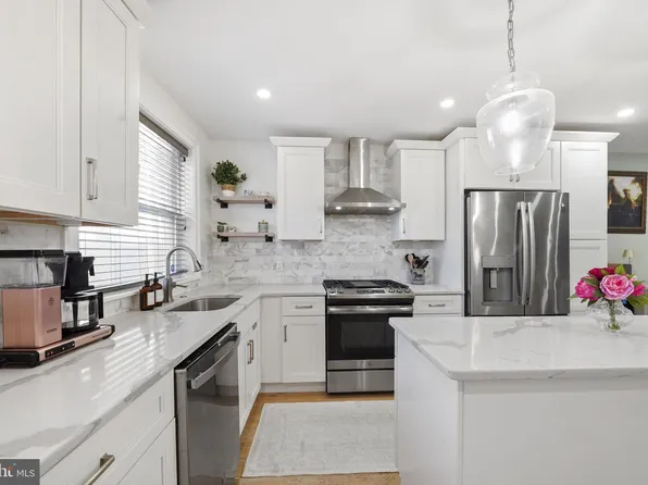 2006 Saint Albans St, Philadelphia, PA 19146