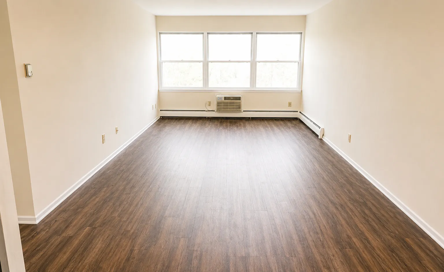 Highland Court Apartments — Photo 4
