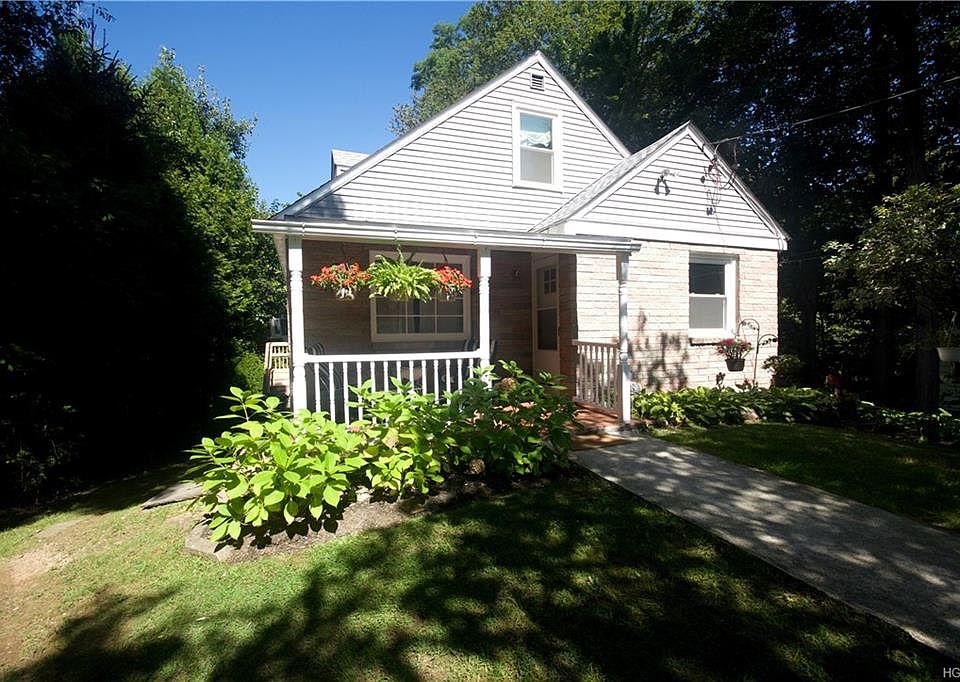 2nd image of 42 Bedford Ave