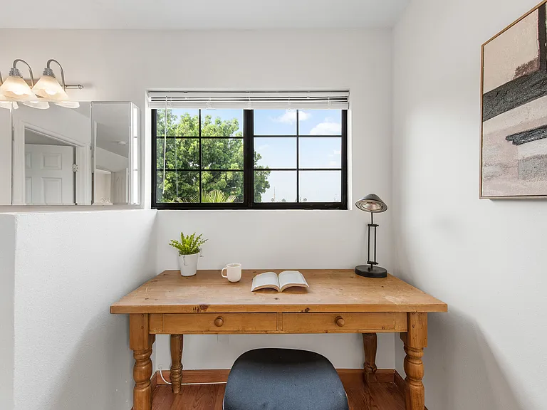 Ivan Hill Ter — Photo 23