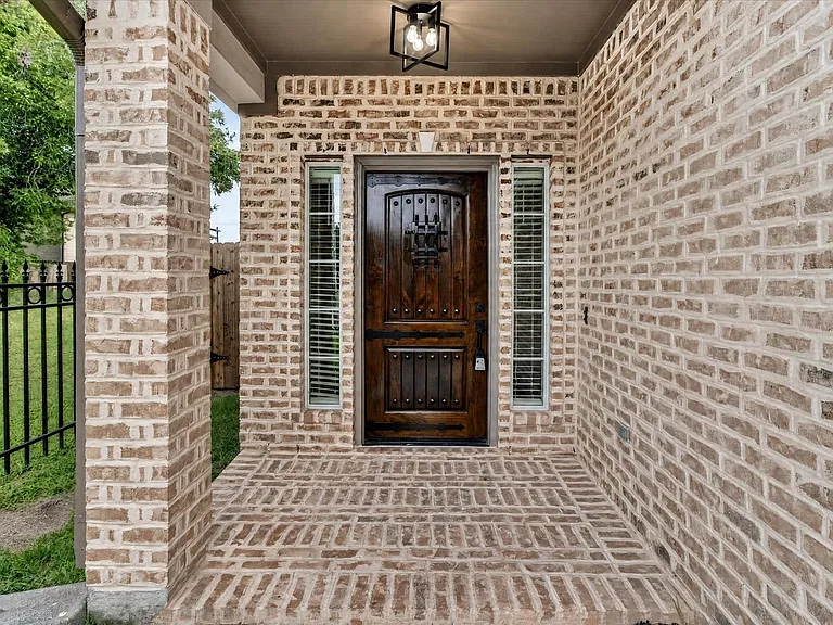 3323 Dennis St #A — Photo 2