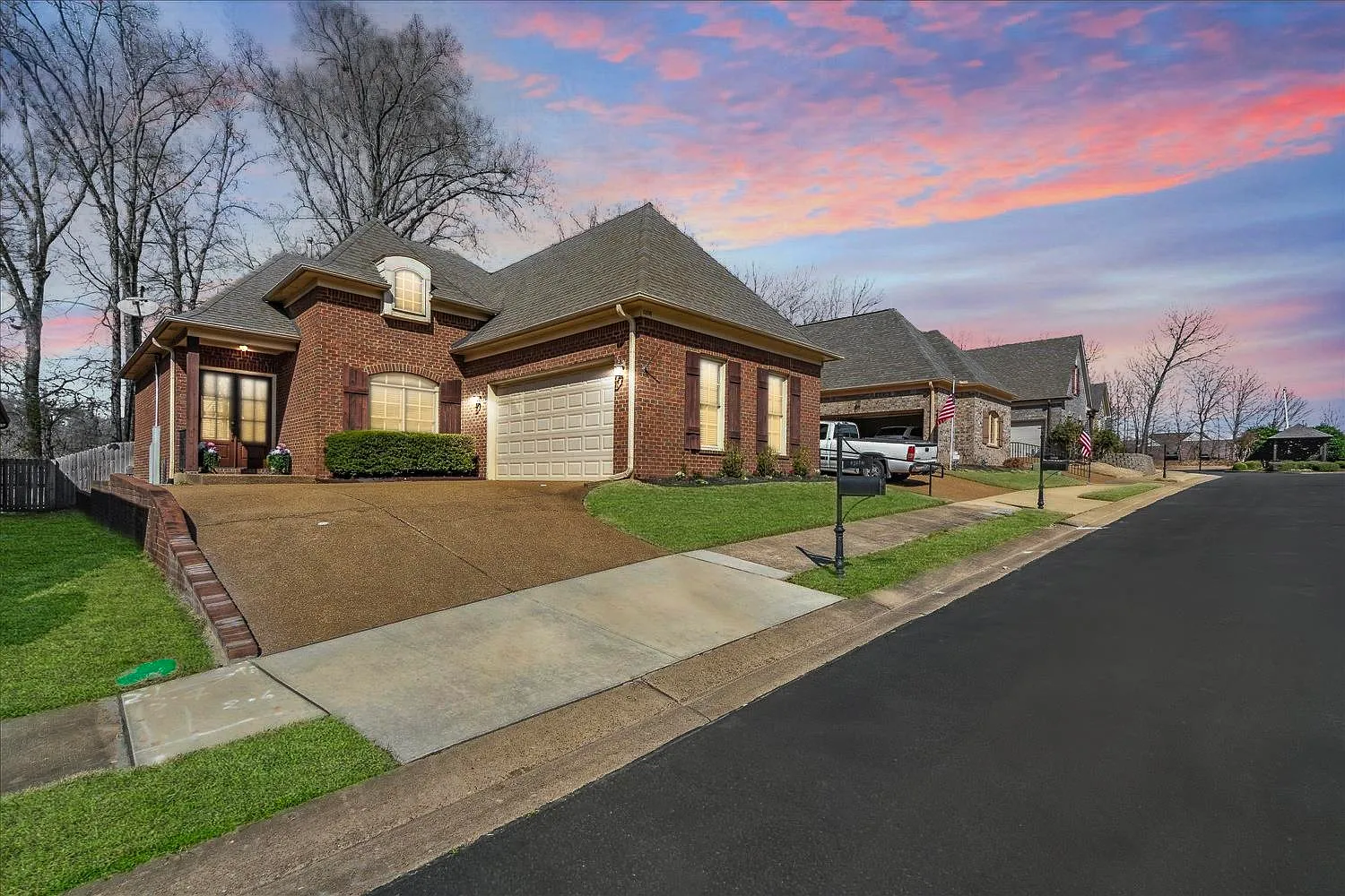 3 bed, 3.0 bath, 2601 sqft, $2,900 — Photo 1