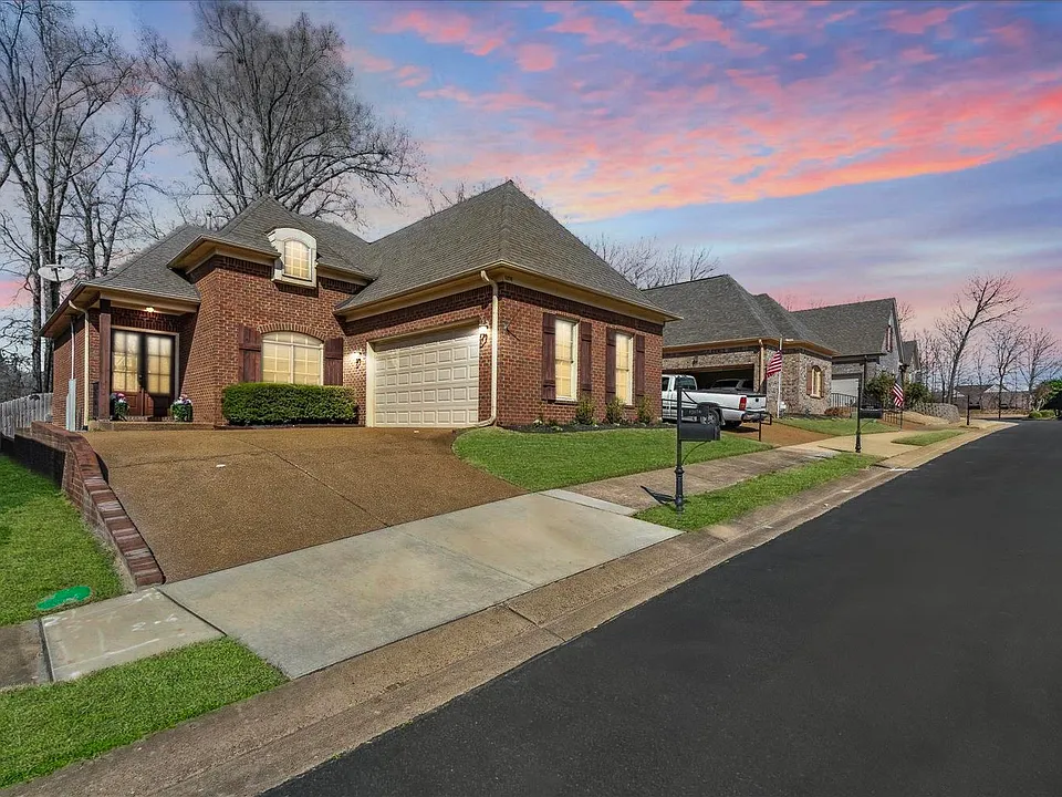 12176 Preserve Woods Ln
