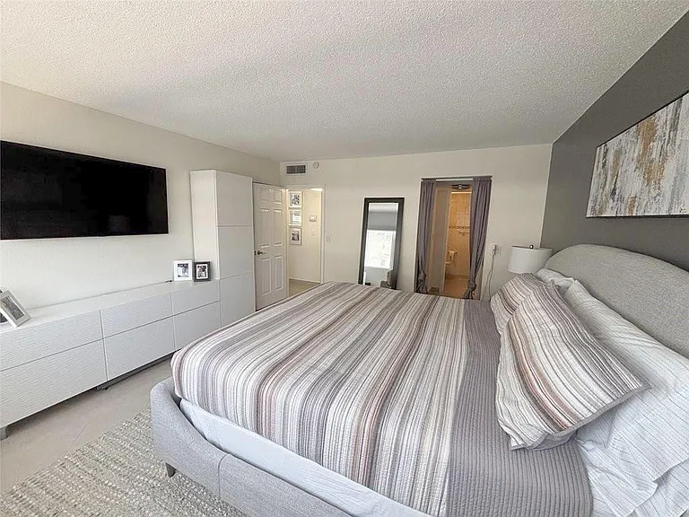 3140 S Ocean Dr #809 — Photo 13