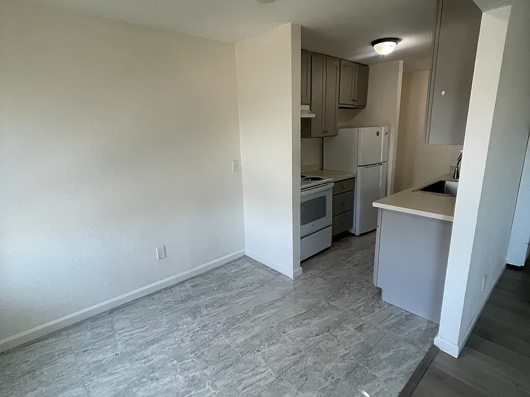 27750 Tyrrell Ave #3 — Photo 2
