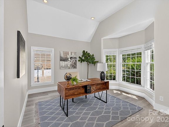 5th image of 3009 Groves Edge Ln