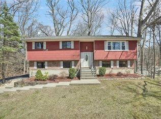 55 Travis Ln, Montrose, NY 10548