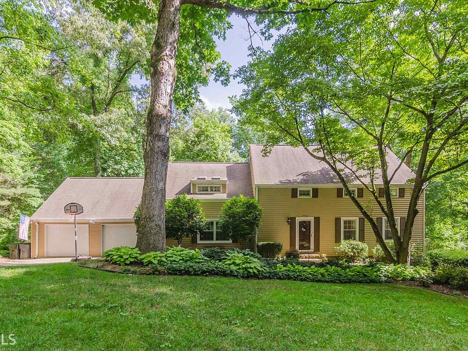 2nd image of 4582 Huntridge Dr NE