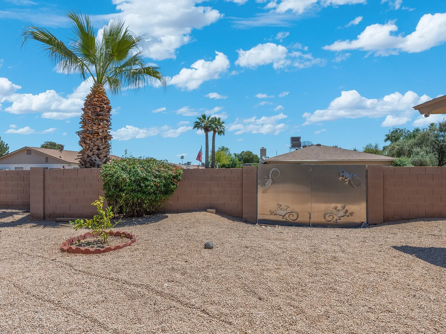 3 bed, 1800 sqft, $2,495 — Photo 2