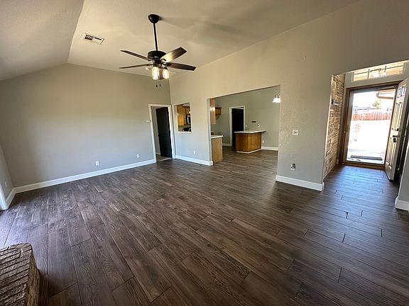 4th image of 13 Woodgate Dr