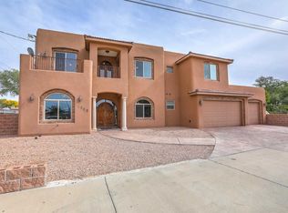 1723 Avenida Los Griegos NW, Albuquerque, NM 87107