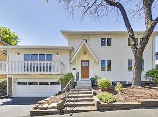 2860 Inner Rd, Wayzata, MN 55391