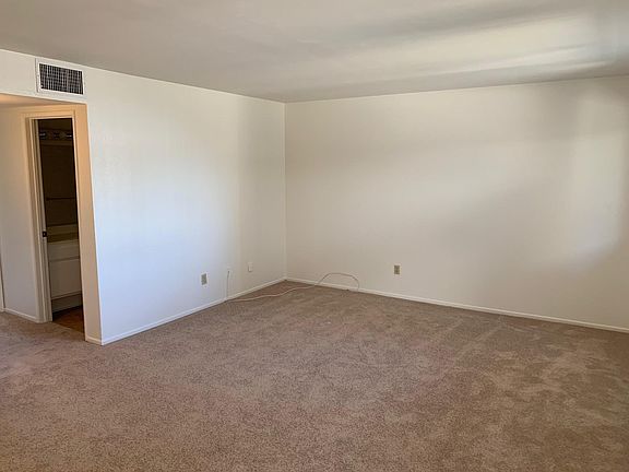 4th image of 370 W Wilson Ave #214
