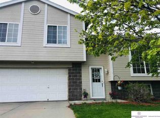 19110 U St, Omaha, NE 68135
