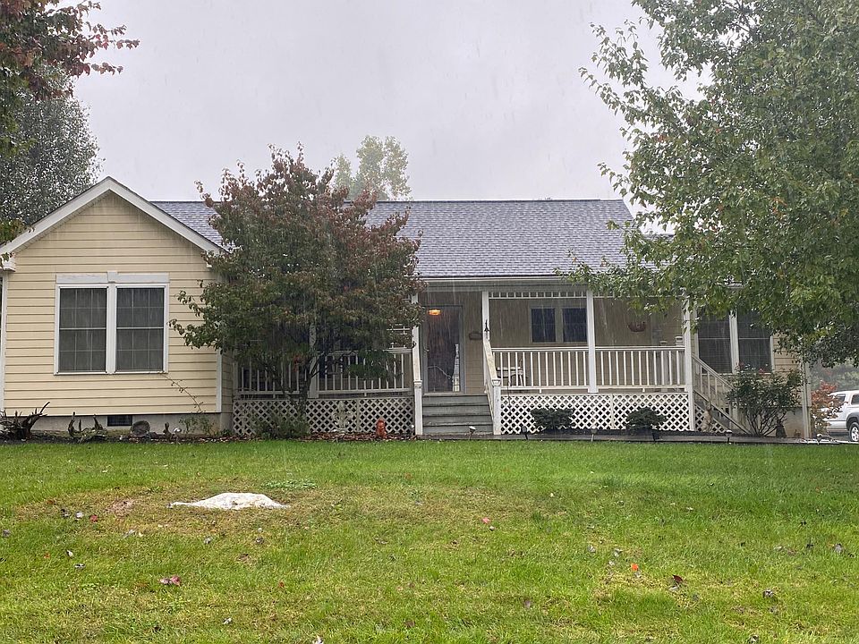 1st image of 125 Hillsborough Ln