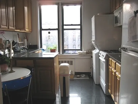 Rented by City Connections Realty | media 16