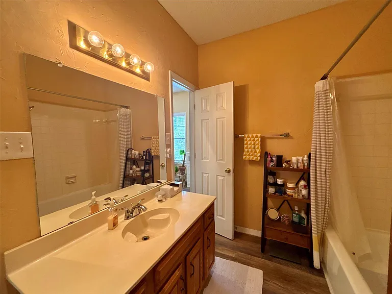 915 W 23rd St #206 — Photo 17