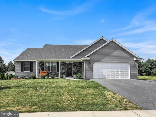 18 Evergreen Way, Newmanstown, PA 17073