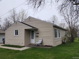 32352 Keewenaw St, Westland, MI 48186