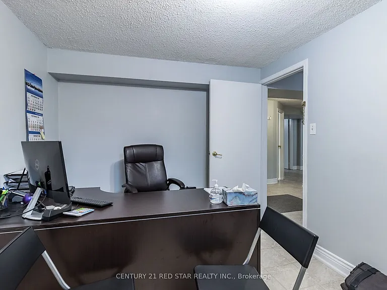 440 Rutherford Rd N — Photo 17