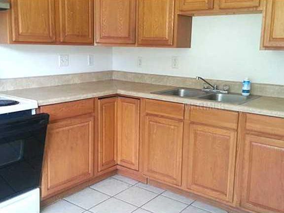 5th image of 2208 37th Ave E