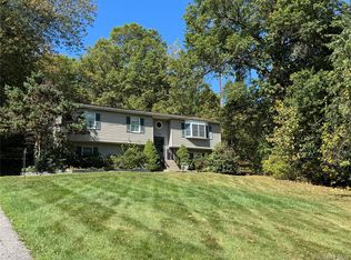 527 Toleman Rd, Rock Tavern, NY 12575