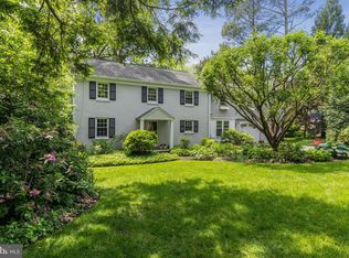 256 W Valley Rd, Wayne, PA 19087