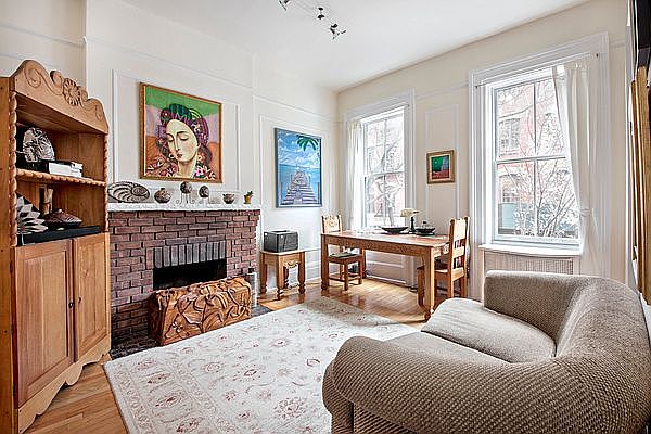 1st image of 372 Bleecker St APT 3