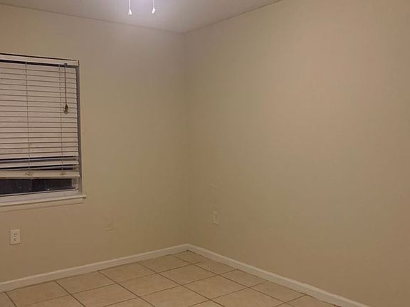 2nd image of 10011 N Lantana Ave