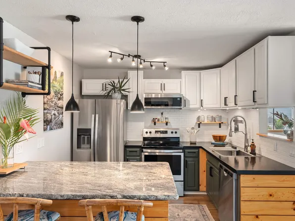 2180 W Vineyard St APT 302, Wailuku, HI 96793