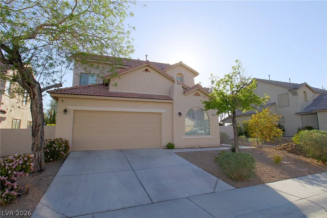 5 bed, 3.0 bath, 2303 sqft, $2,795 — Photo 1