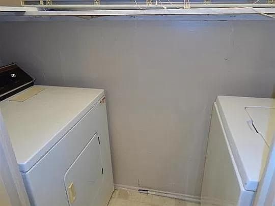 3rd image of 1035 Wright Ave