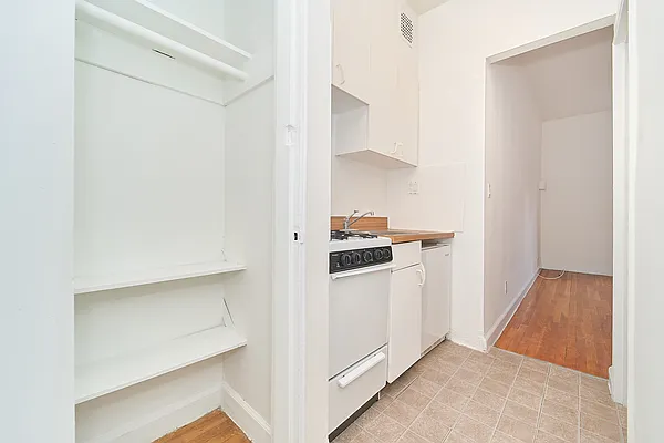 Rented by Living New York | media 10