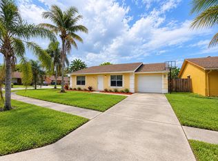 6117 Blue Grass Circle, Lake Worth, FL 33463
