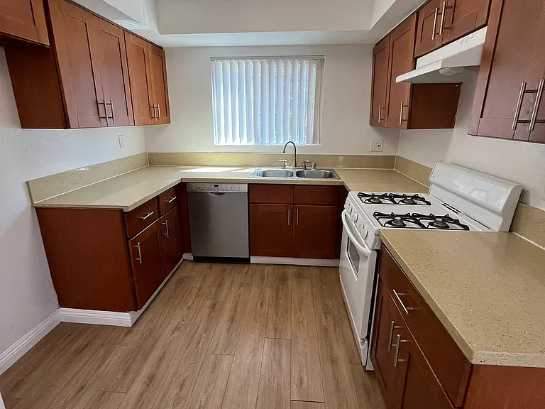 19142 Sherman Way #1 — Photo 17