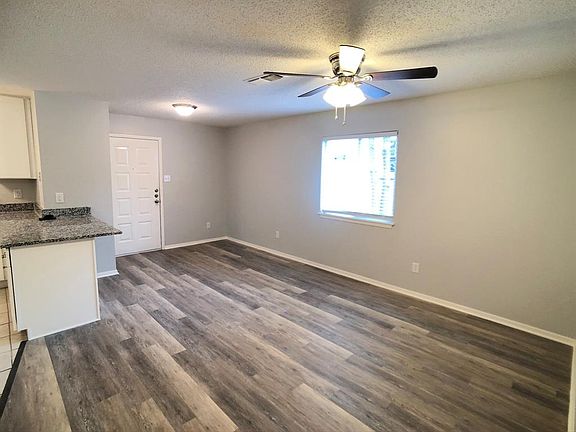 5th image of 4917 Lovell Ave