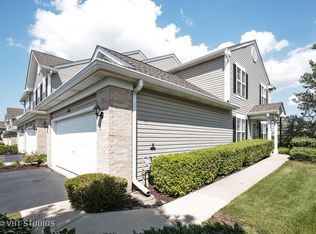 441 Windham Cove Dr, Crystal Lake, IL 60014
