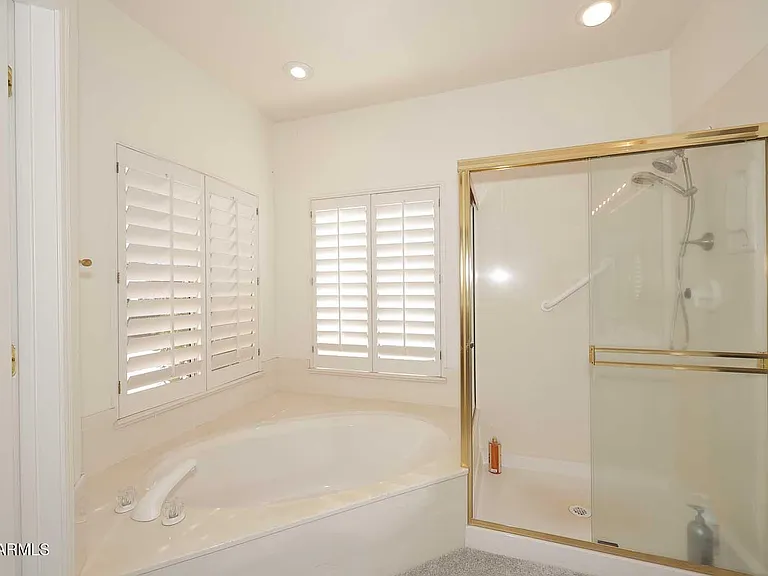 18510 E Leather Ln — Photo 31